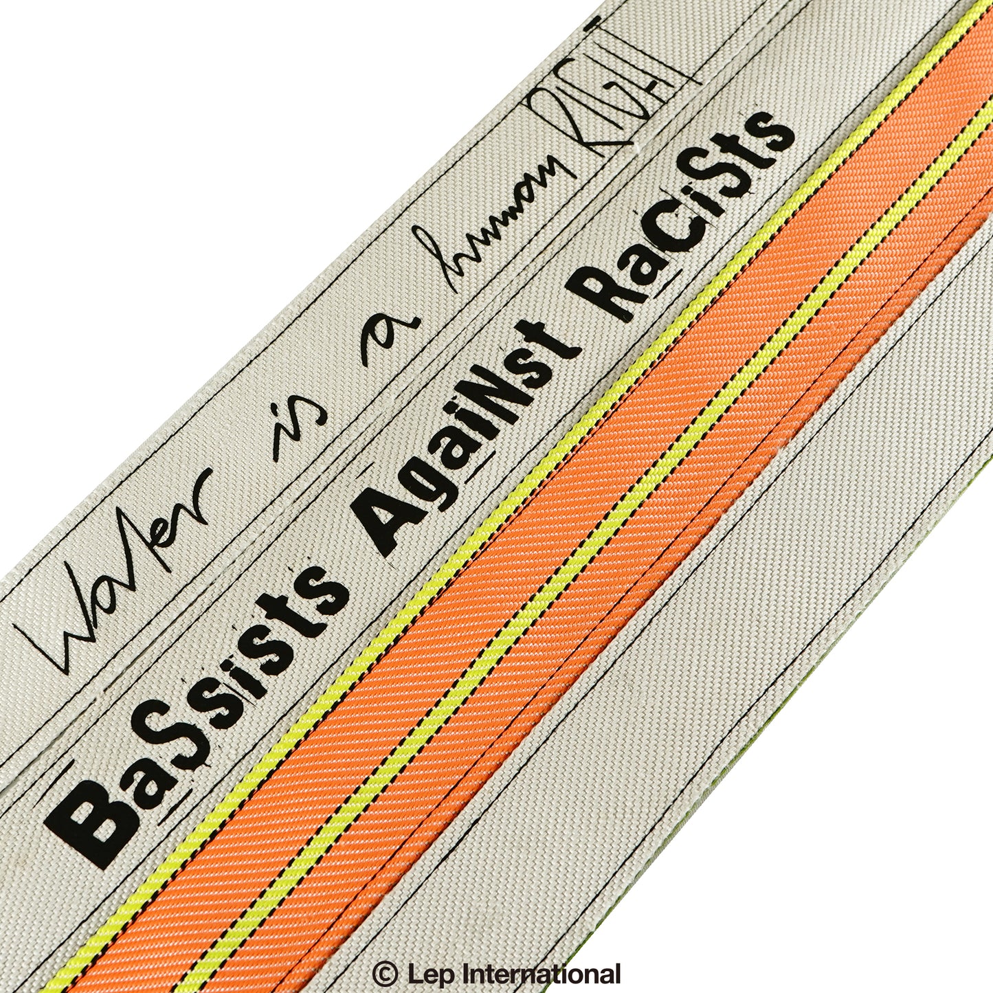 【在庫限り特価】 Flame2Fame - "Bassists against Racists" Pearl | アップサイクルされた消防用ホースの素材を使用した ギター ベース ストラップ