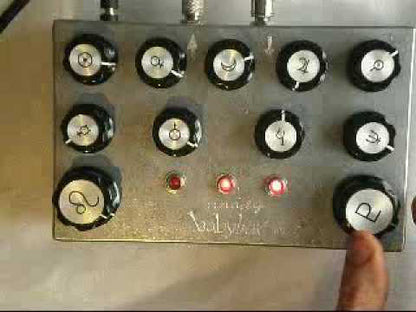 Moody Sounds　Baby Box Noise Generator v5　/ ファズ ノイズ ディレイ ギター エフェクター